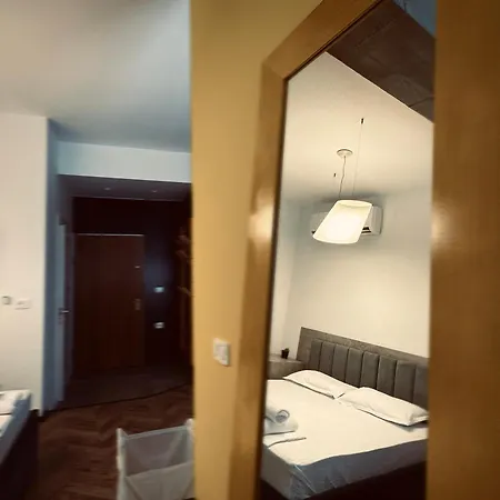 Apartment Yellowstone Studio Tirana